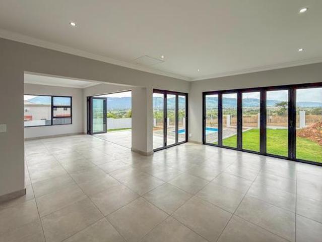 4 Bedroom House in Xanadu Eco Park
