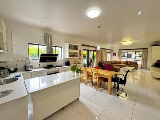 4 Bedroom House in Xanadu