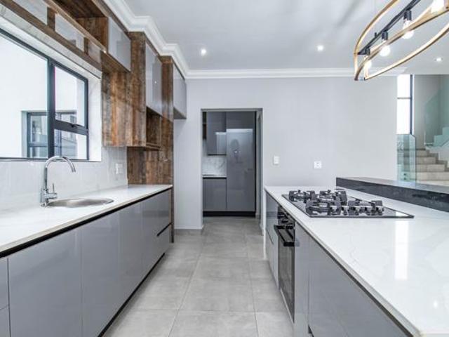 4 Bedroom House in Xanadu