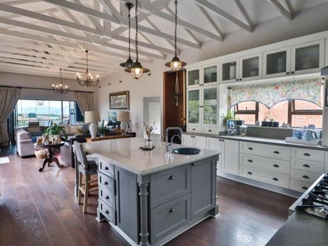 4 Bedroom House in Xanadu