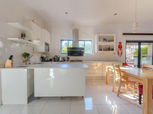 4 Bedroom House in Xanadu