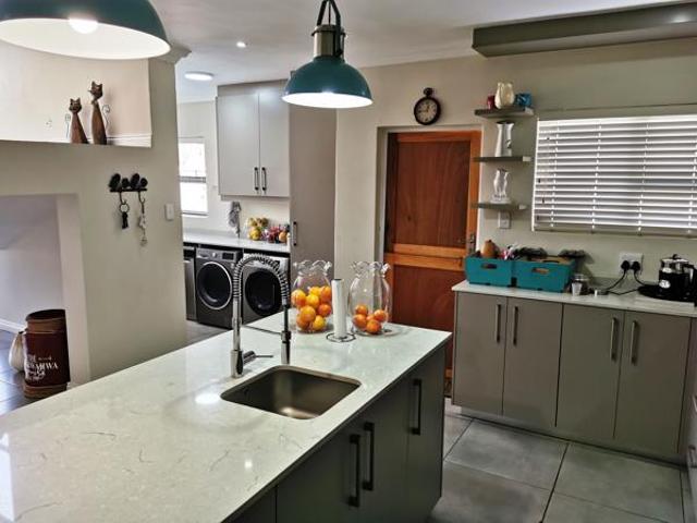 4 Bedroom House in Xanadu