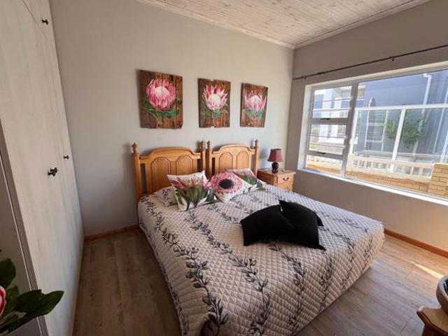 4 Bedroom House in Yzerfontein
