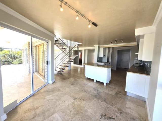 4 Bedroom House in Yzerfontein