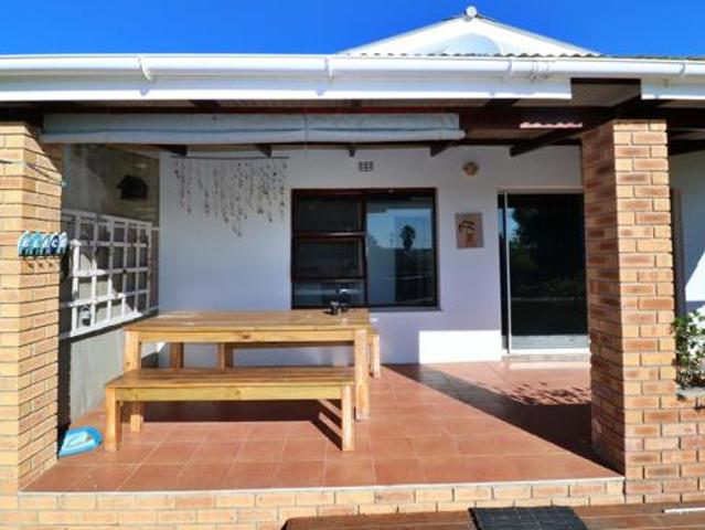 4 Bedroom House in Yzerfontein