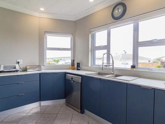 4 Bedroom House in Yzerfontein