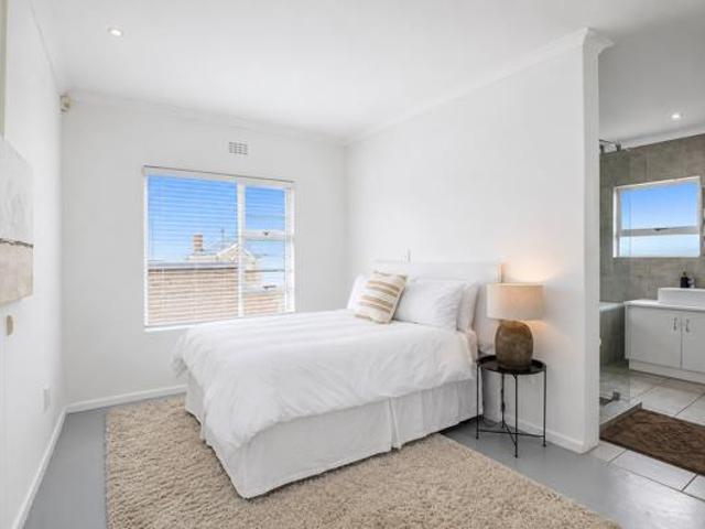 4 Bedroom House in Yzerfontein