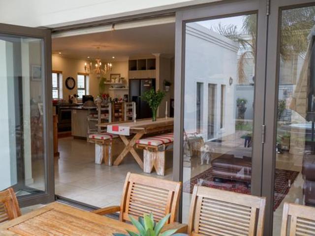4 Bedroom House in Zevendal
