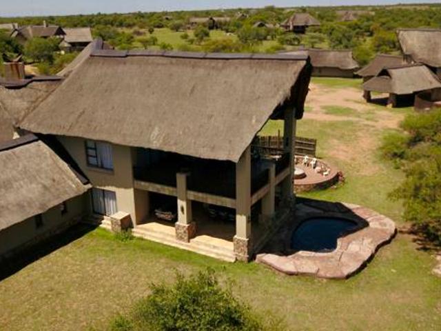 4 Bedroom House in Zebula Golf Estate