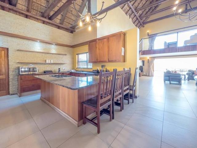 4 Bedroom House in Zebula Golf Estate