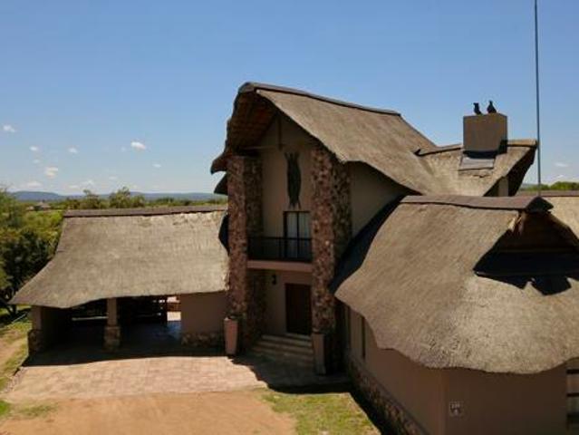4 Bedroom House in Zebula Golf Estate