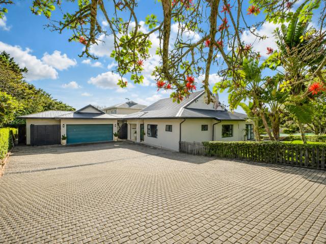 4 Bedroom House in Zinkwazi Beach