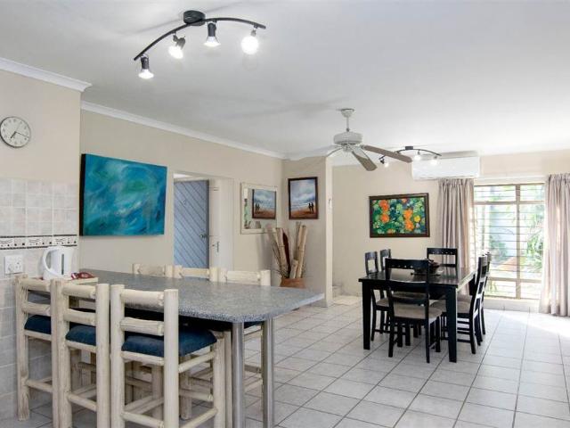 4 Bedroom House in Zinkwazi Beach