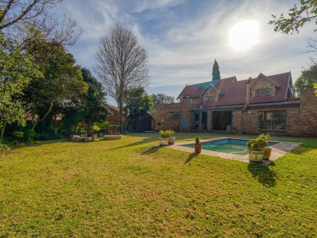 4 Bedroom House in Zwartkop