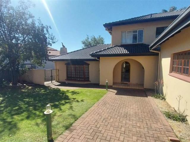 4 Bedroom House in Zwartkop