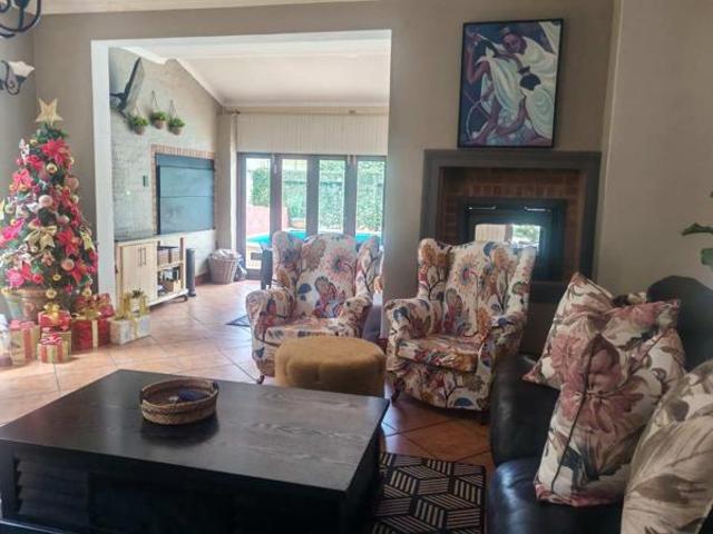 4 Bedroom House in Zwartkop Golf Estate