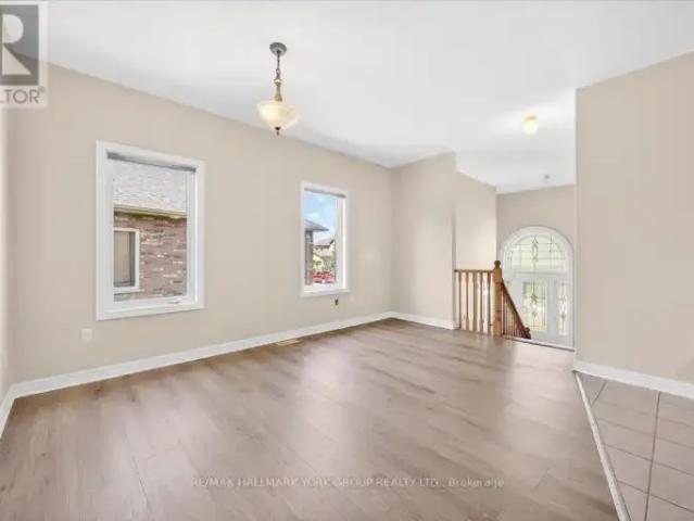 4 Bedroom House Innisfil ON 103119083