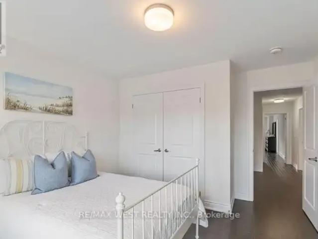 4 Bedroom House Innisfil ON LS102204208