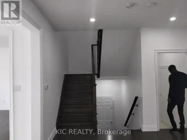 4 Bedroom House Innisfil ON LS103011943