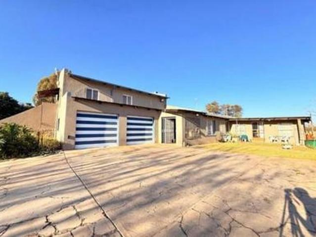 4 bedroom house on smallholding on t.