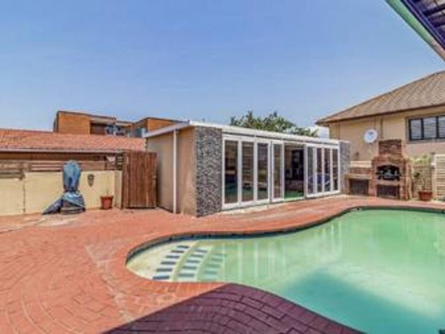 4 bedroom house on the market glen.