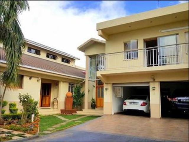 4 bedroom house on the market in bendor