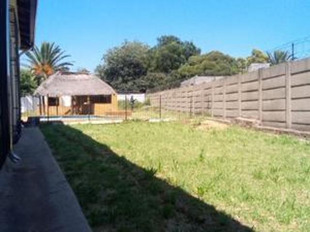 4 bedroom house on the market in bon.