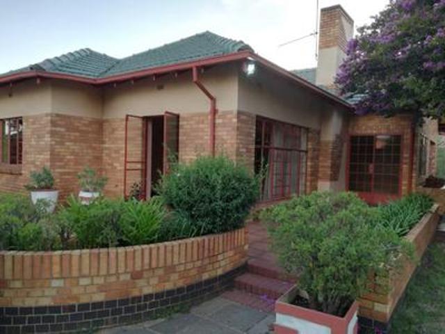 4 bedroom house on the market in bre.