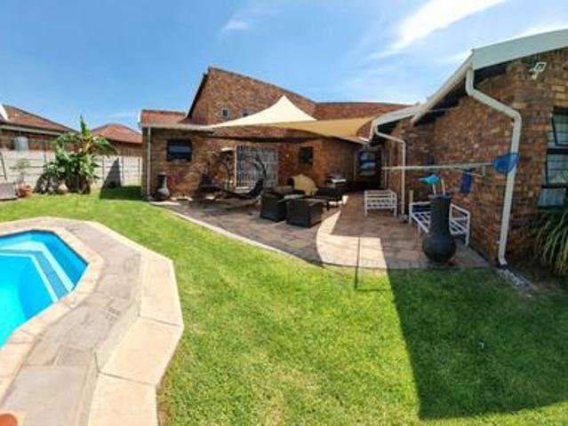 4 bedroom house on the market in dal.