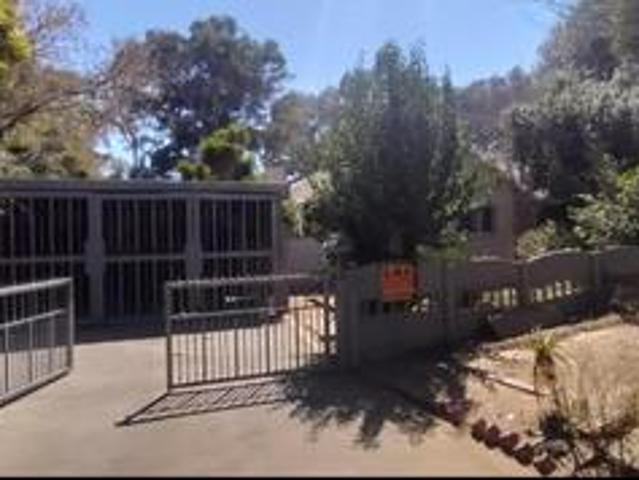 4 bedroom house on the market in dew.
