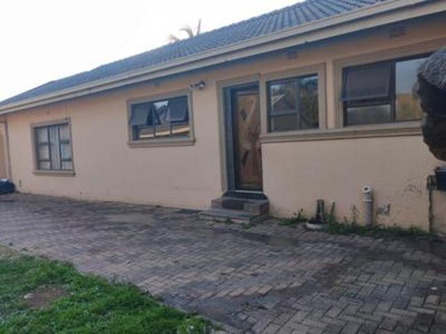 4 bedroom house on the market in fau.
