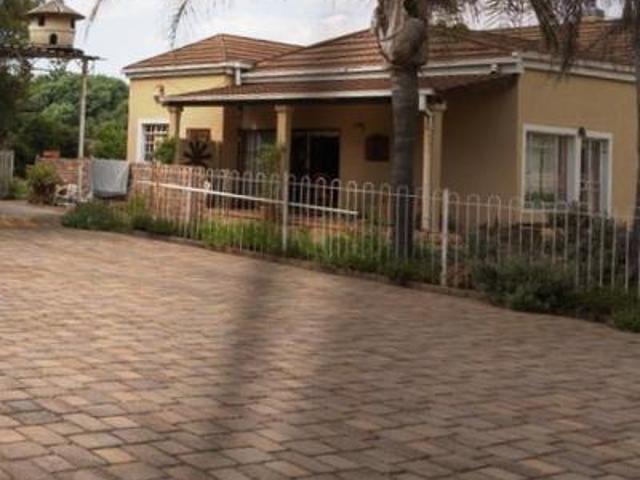 4 bedroom house on the market in hei.
