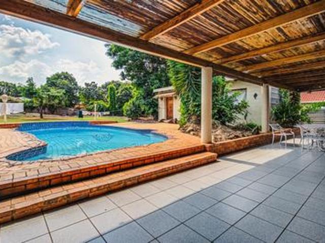 4 bedroom house on the market in hurlyvale