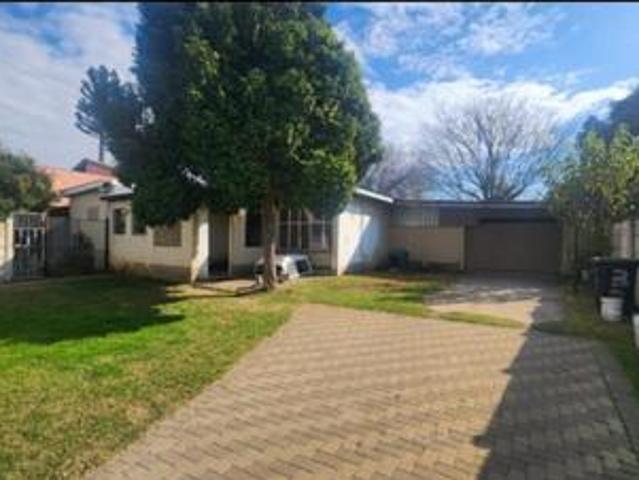 4 bedroom house on the market in kem.