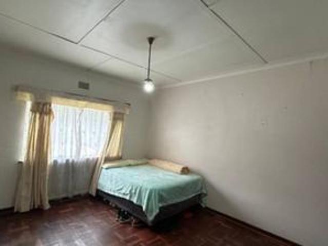 4 bedroom house on the market in linmeyer