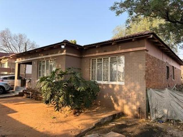4 bedroom house on the market in ros.