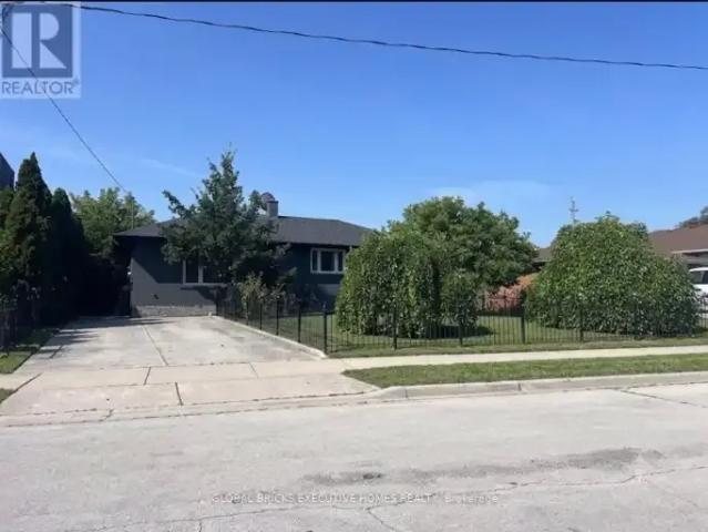 4 Bedroom House Oakville ON 104471201