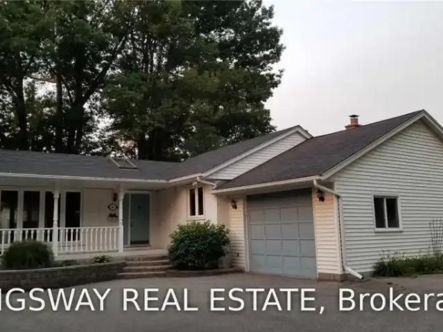 4 Bedroom House Oakville ON 104876877