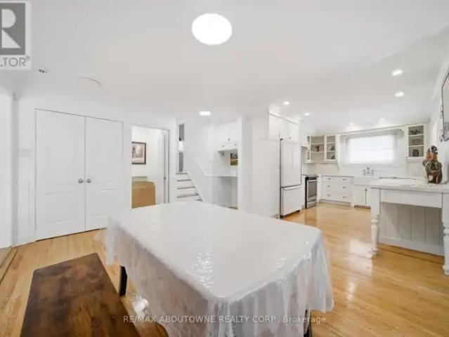 4 Bedroom House Oakville ON 100444148