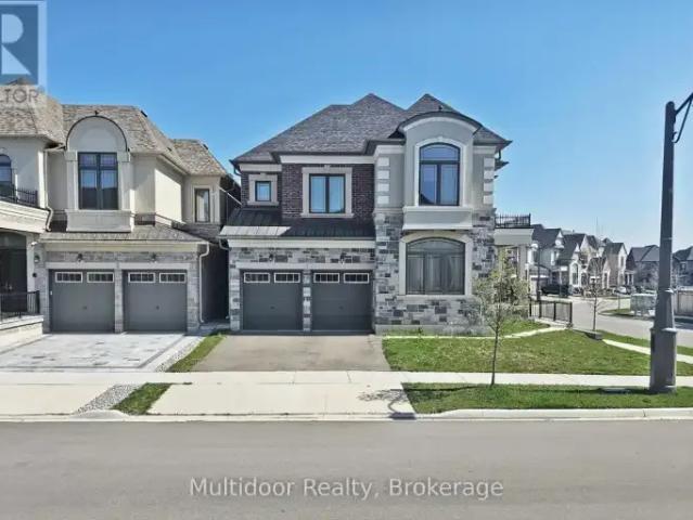4 Bedroom House Oakville ON 101986757