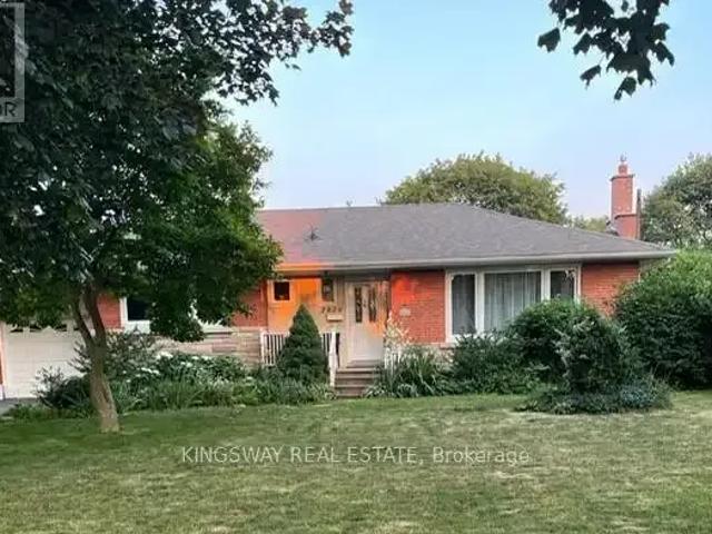 4 Bedroom House Oakville ON 102052627