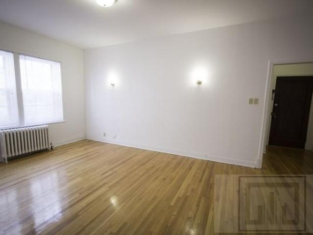 4 Bedroom House Oakville ON 103740058