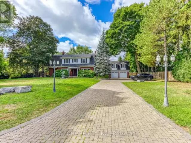 4 Bedroom House Oakville ON 103958784