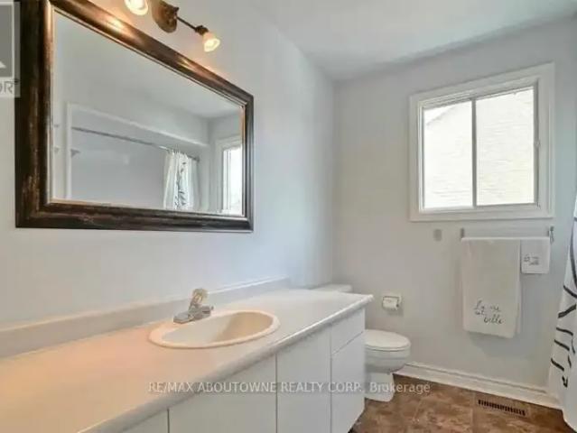 4 Bedroom House Oakville ON LS102915284