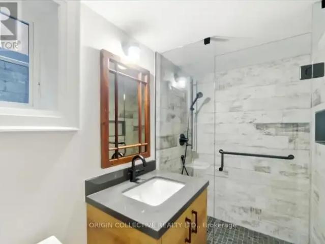 4 Bedroom House Oakville ON LS102243186