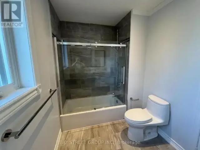 4 Bedroom House Oakville ON LS103011977