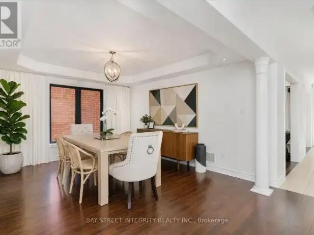 4 Bedroom House Oakville ON LS103030735