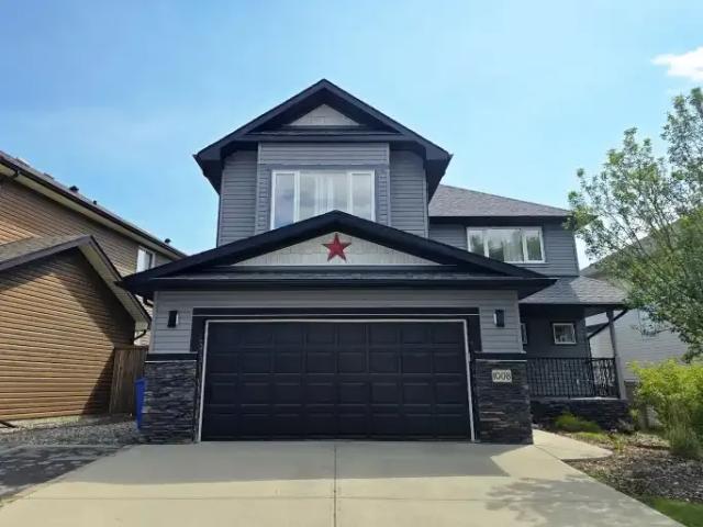 4 Bedroom House Okotoks AB 105047891