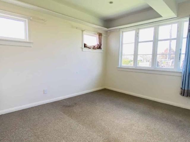 4 bedroom house opposite St Luke's Mall