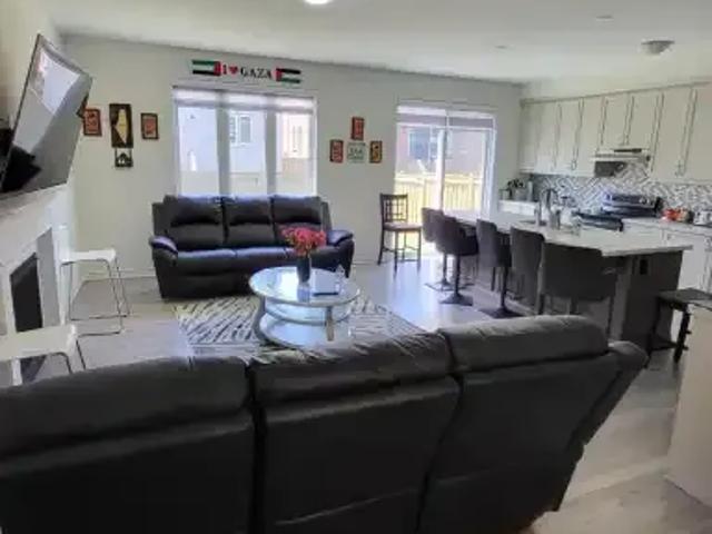 4 Bedroom House Milton ON 102847411